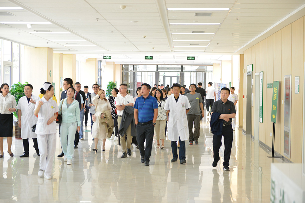 “智聯清華、并肩同行” ——清華經管學院EMBA遼寧校友會走進正業集團(圖6)
